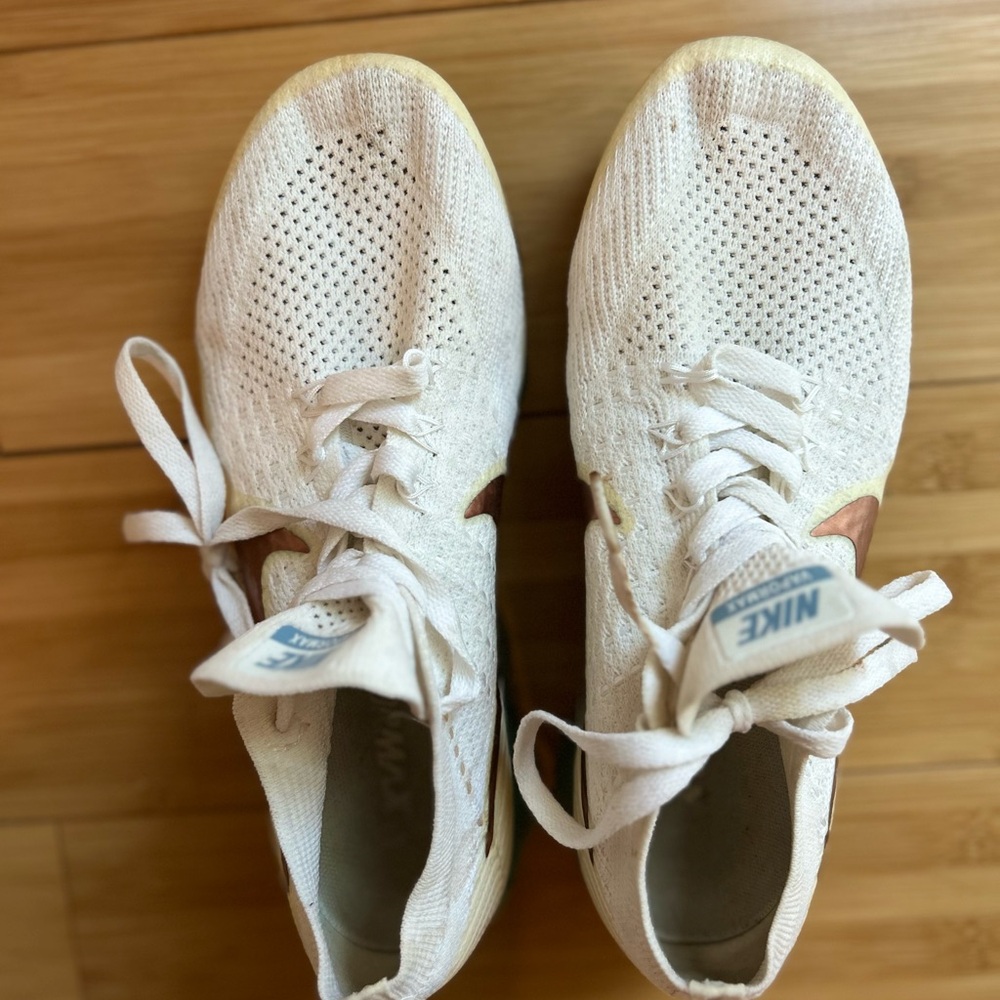 Nike White Knit Mesh Athletic Shoes